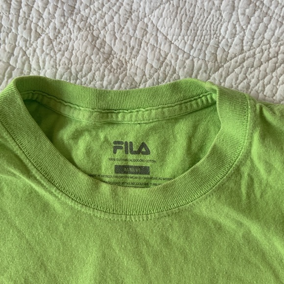 Like green fila t-shirt - Picture 2 of 2